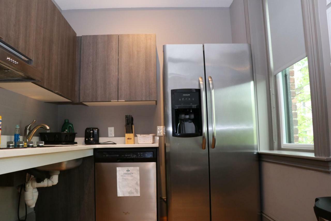 A Stylish Stay W/ A Queen Bed, Heated Floors.. #21 Brookline Exterior photo